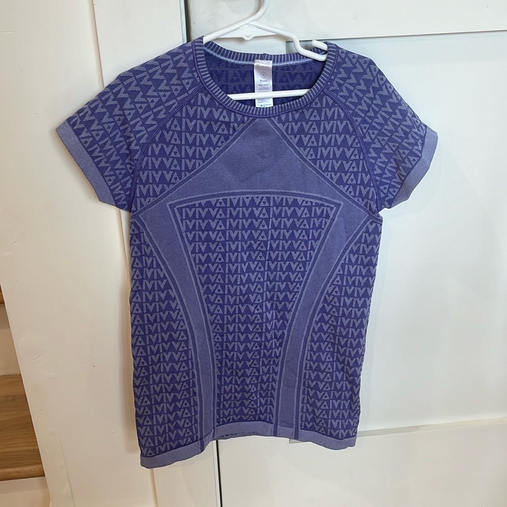 Ivivva athletic T-shirt size 12